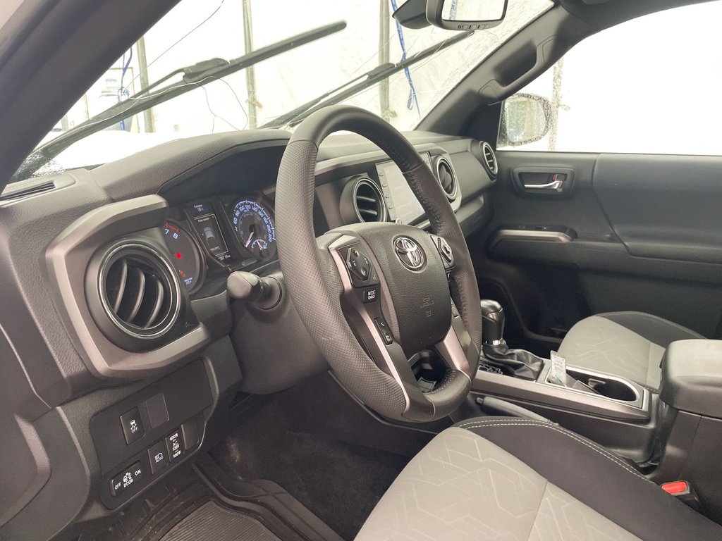 2022 Toyota Tacoma in St-Jérôme, Quebec - 4 - w1024h768px