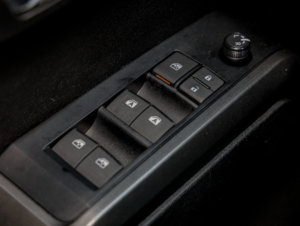 2023 Toyota Tacoma in St-Jérôme, Quebec - 28 - w1024h768px
