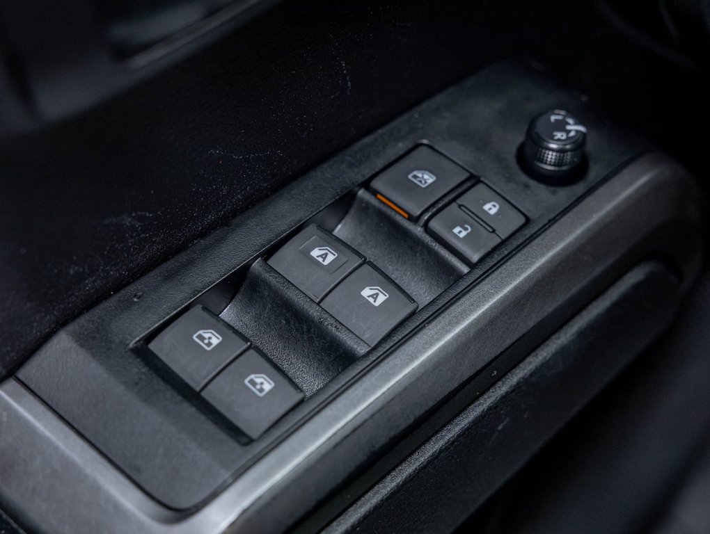 2023 Toyota Tacoma in St-Jérôme, Quebec - 23 - w1024h768px