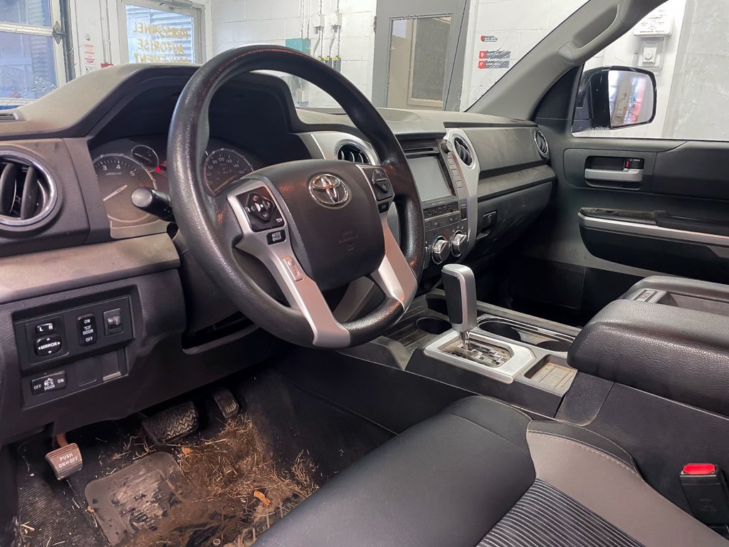 2017 Toyota Tundra in St-Jérôme, Quebec - 3 - w1024h768px