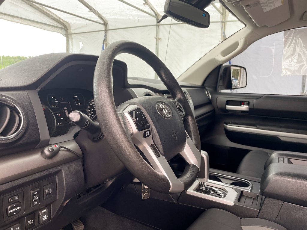 Toyota Tundra  2018 à St-Jérôme, Québec - 3 - w1024h768px
