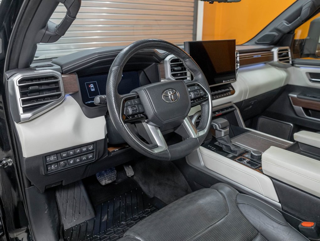 Toyota Tundra  2022 à St-Jérôme, Québec - 2 - w1024h768px
