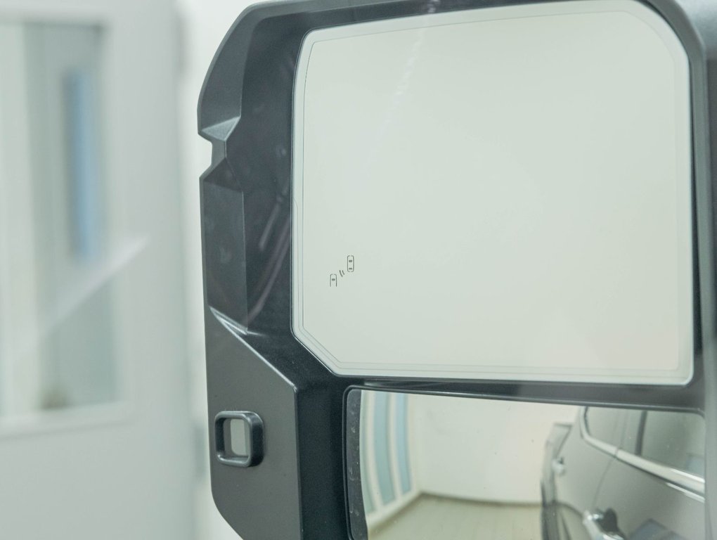 Toyota Tundra  2022 à St-Jérôme, Québec - 38 - w1024h768px