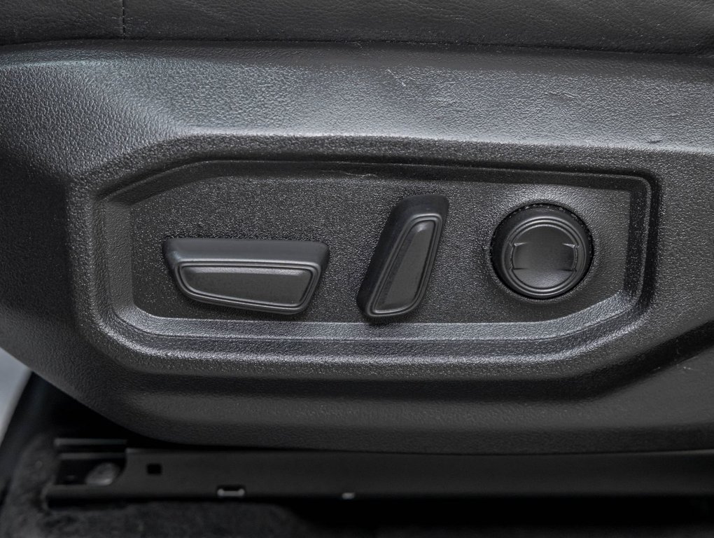 Toyota Tundra  2023 à St-Jérôme, Québec - 28 - w1024h768px