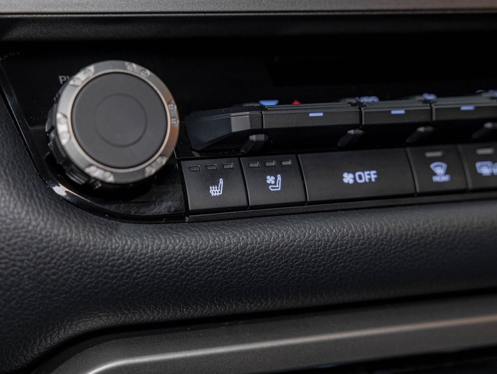 Toyota Tundra  2023 à St-Jérôme, Québec - 22 - w1024h768px