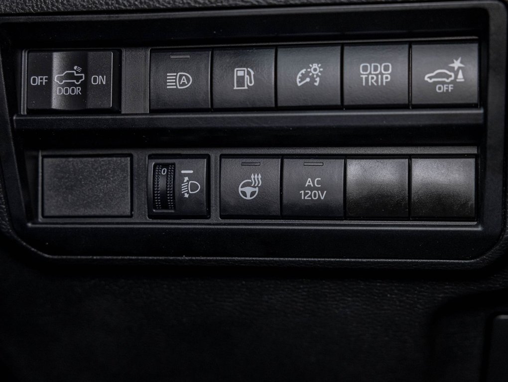 Toyota Tundra  2023 à St-Jérôme, Québec - 23 - w1024h768px