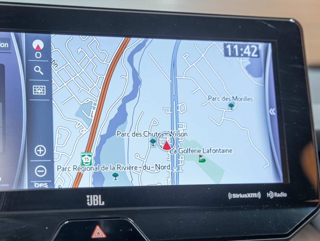 2022 Toyota Venza in St-Jérôme, Quebec - 17 - w1024h768px