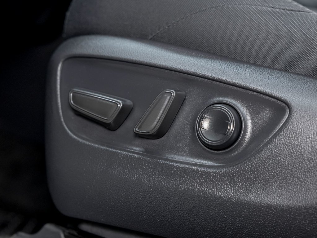 2022 Toyota Venza in St-Jérôme, Quebec - 25 - w1024h768px