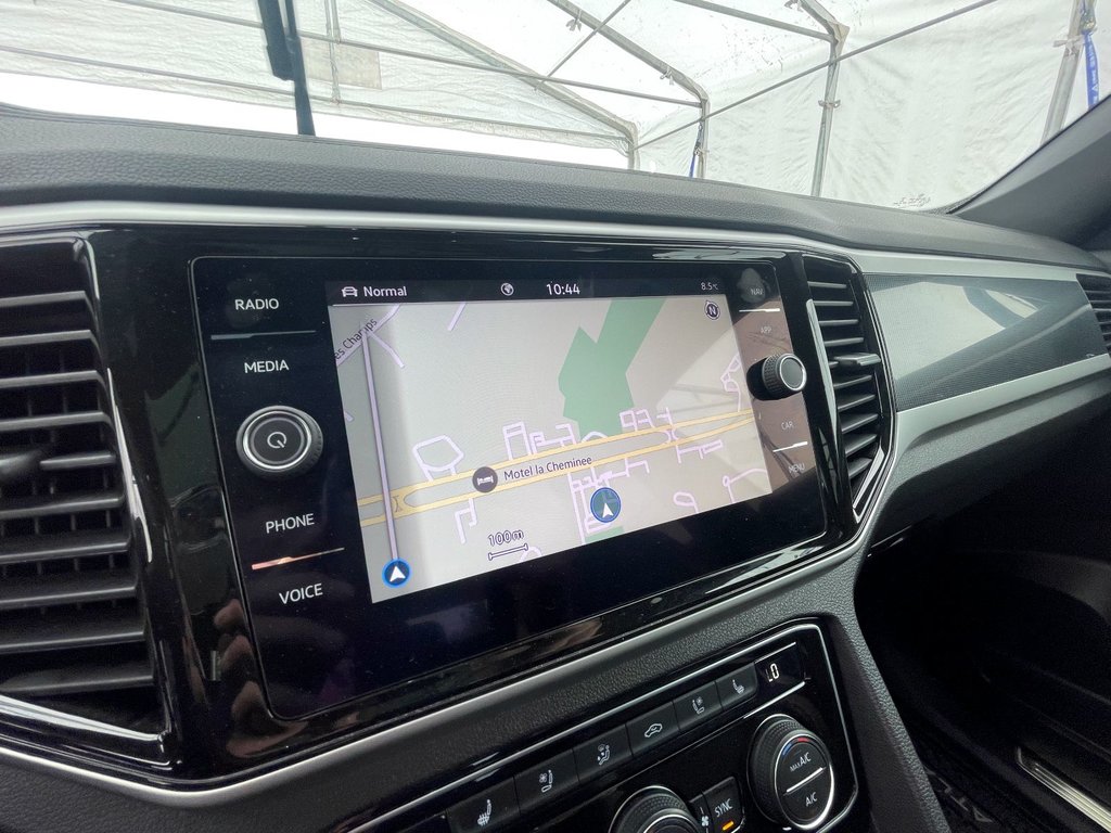 2022 Volkswagen Atlas Cross Sport in St-Jérôme, Quebec - 3 - w1024h768px