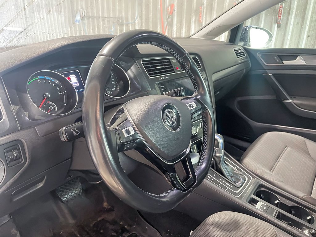 2018 Volkswagen E-Golf in St-Jérôme, Quebec - 3 - w1024h768px