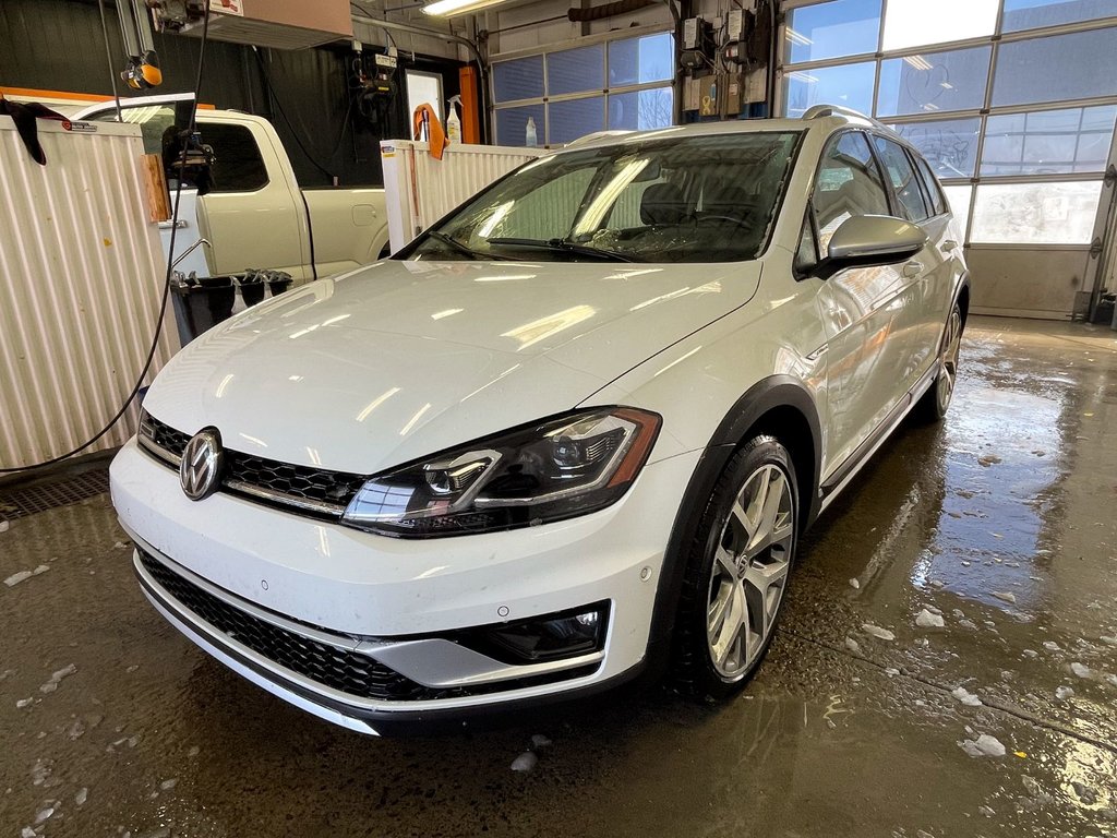 2018 Volkswagen GOLF ALLTRACK in St-Jérôme, Quebec - 1 - w1024h768px