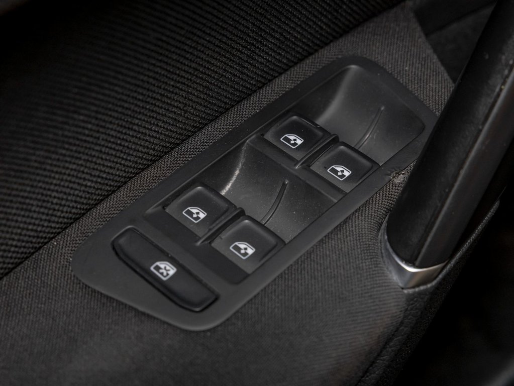 2019 Volkswagen Golf GTI in St-Jérôme, Quebec - 24 - w1024h768px