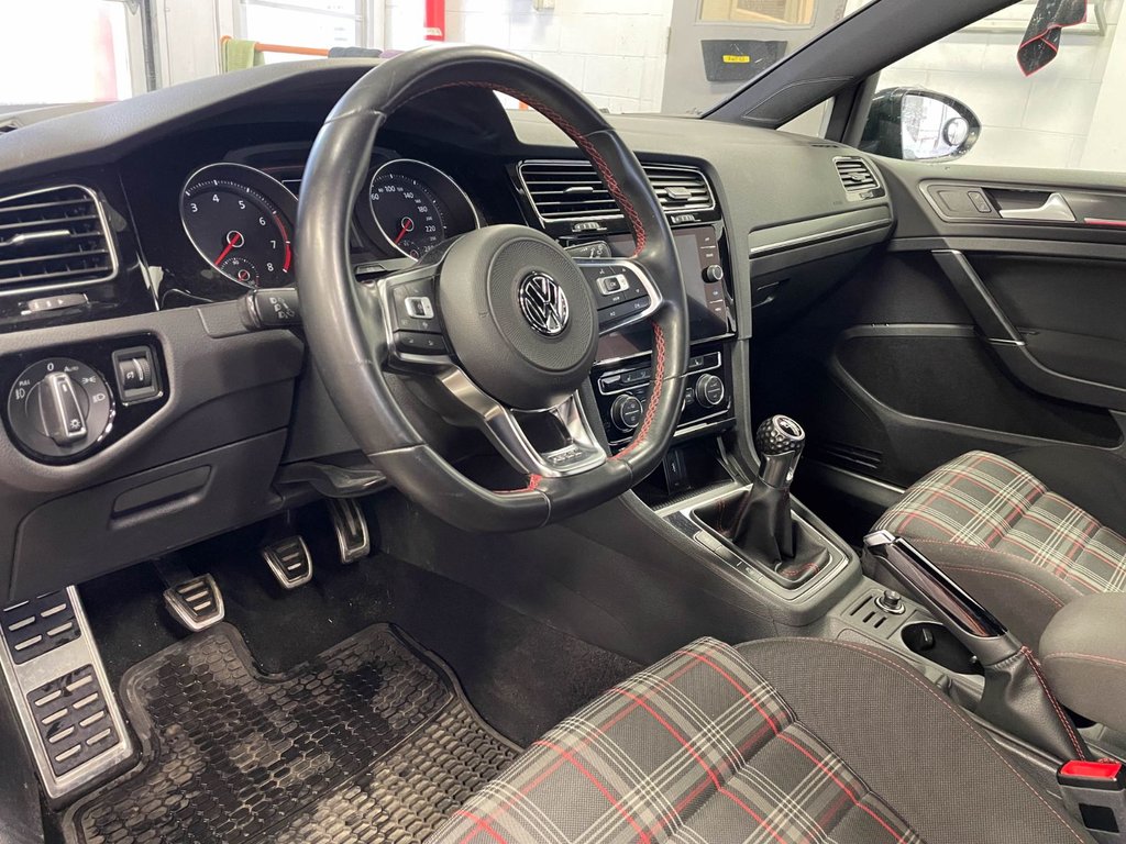 Volkswagen Golf GTI  2019 à St-Jérôme, Québec - 3 - w1024h768px