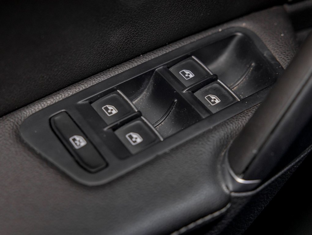 2019 Volkswagen Golf R in St-Jérôme, Quebec - 28 - w1024h768px