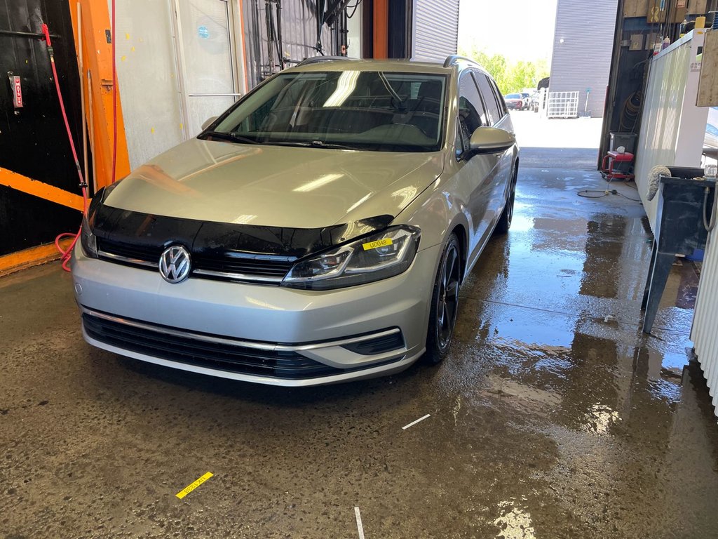 2019 Volkswagen Golf SportWagen in St-Jérôme, Quebec - 1 - w1024h768px