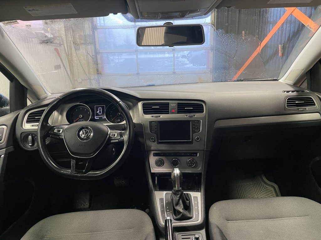 2017 Volkswagen Golf in St-Jérôme, Quebec - 10 - w1024h768px