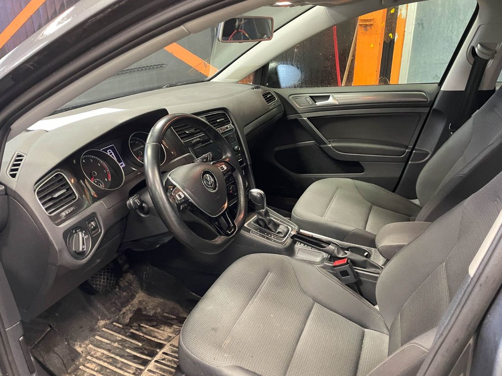 2018 Volkswagen Golf in St-Jérôme, Quebec - 3 - w1024h768px