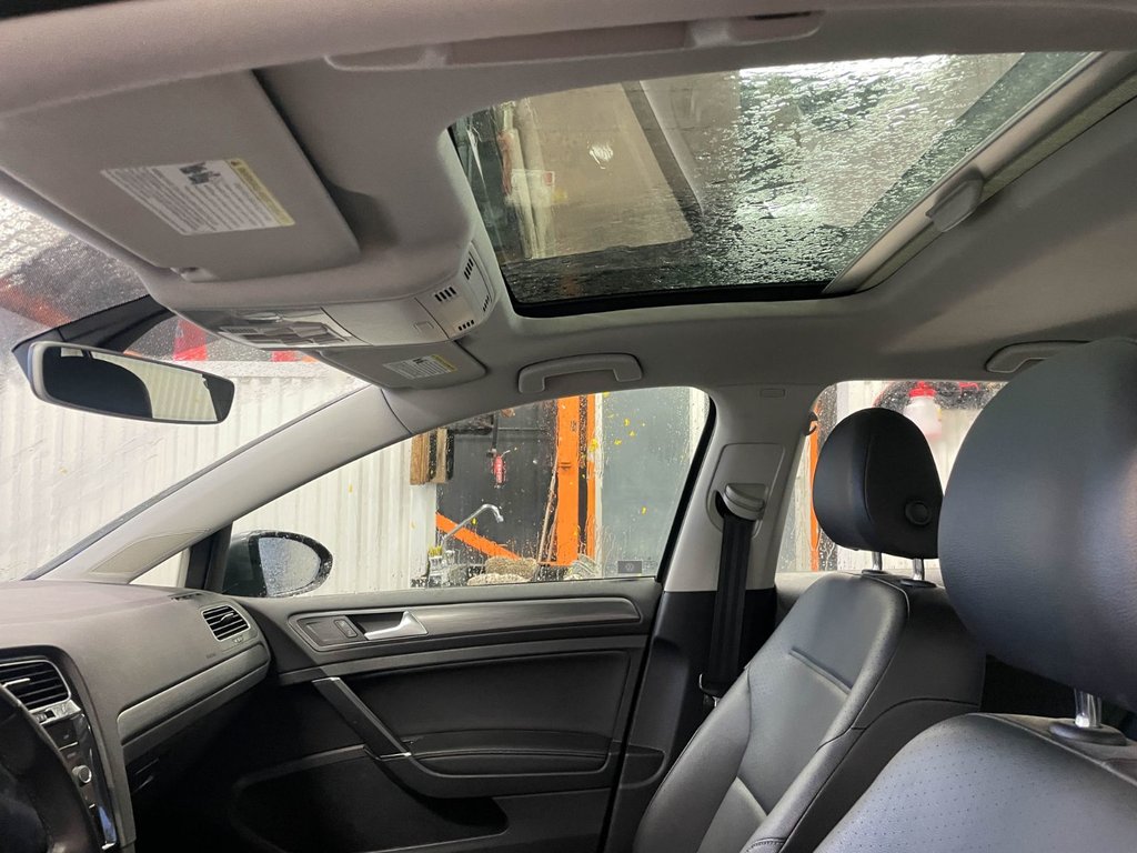 Volkswagen Golf  2019 à St-Jérôme, Québec - 3 - w1024h768px