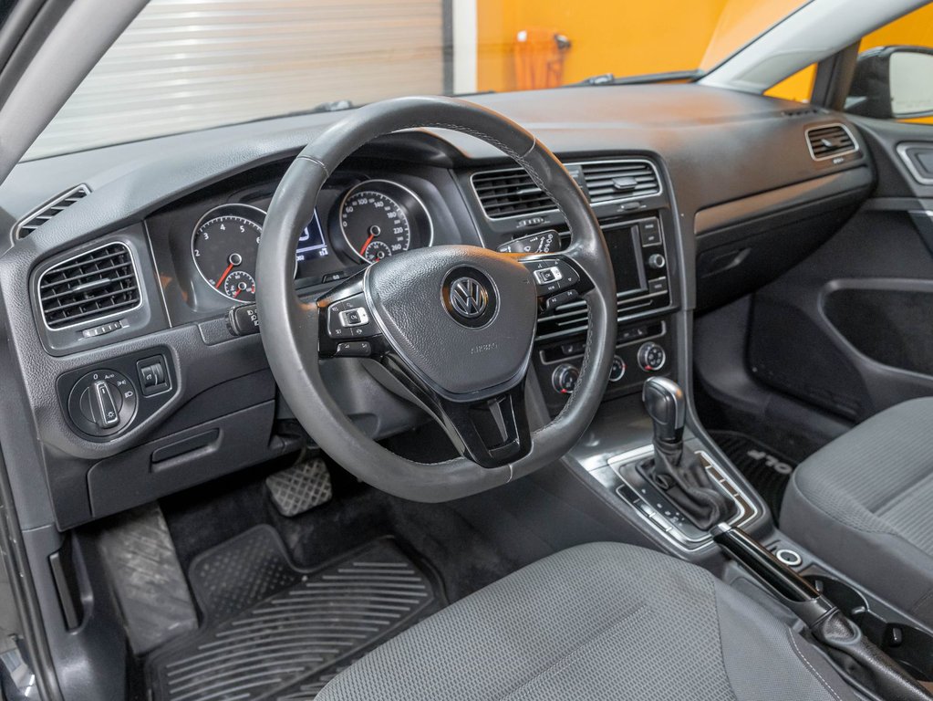Volkswagen Golf  2020 à St-Jérôme, Québec - 2 - w1024h768px