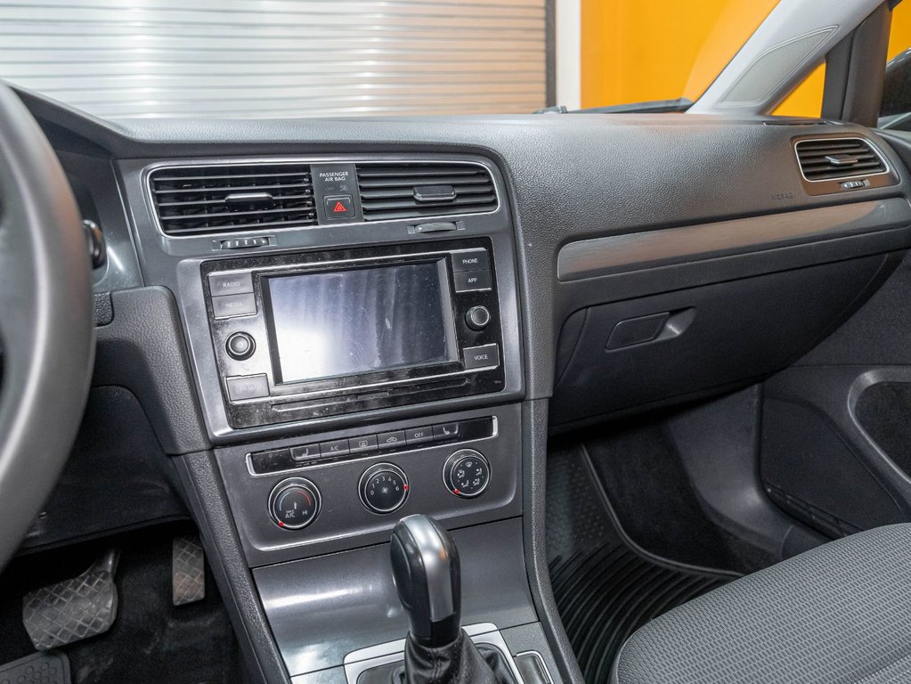 Volkswagen Golf  2020 à St-Jérôme, Québec - 18 - w1024h768px