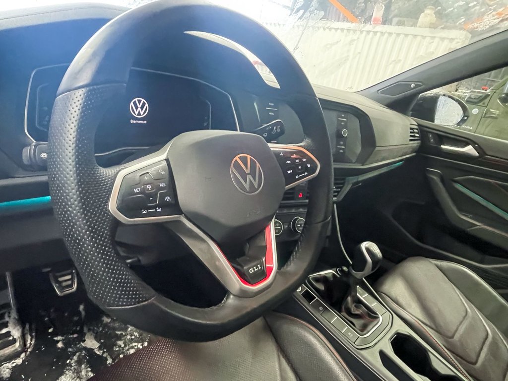 Volkswagen Jetta GLI  2024 à St-Jérôme, Québec - 4 - w1024h768px