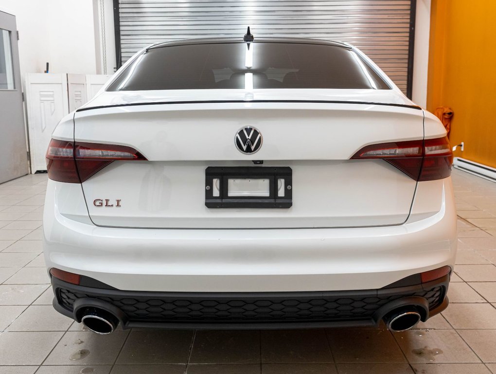Volkswagen Jetta GLI  2024 à St-Jérôme, Québec - 8 - w1024h768px