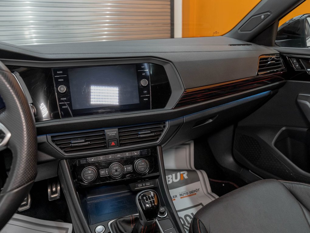 Volkswagen Jetta GLI  2024 à St-Jérôme, Québec - 21 - w1024h768px