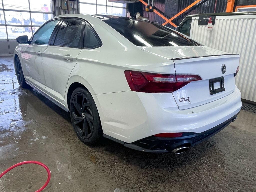 Volkswagen Jetta GLI  2024 à St-Jérôme, Québec - 6 - w1024h768px