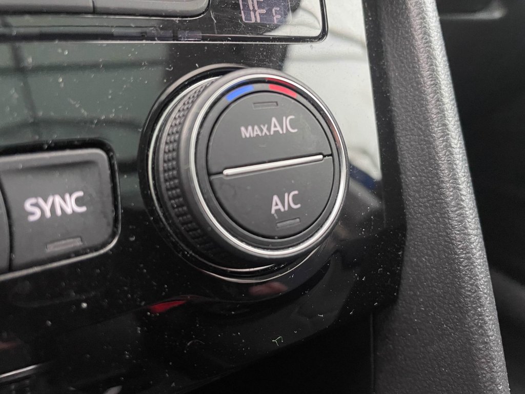 Volkswagen Taos  2024 à St-Jérôme, Québec - 16 - w1024h768px