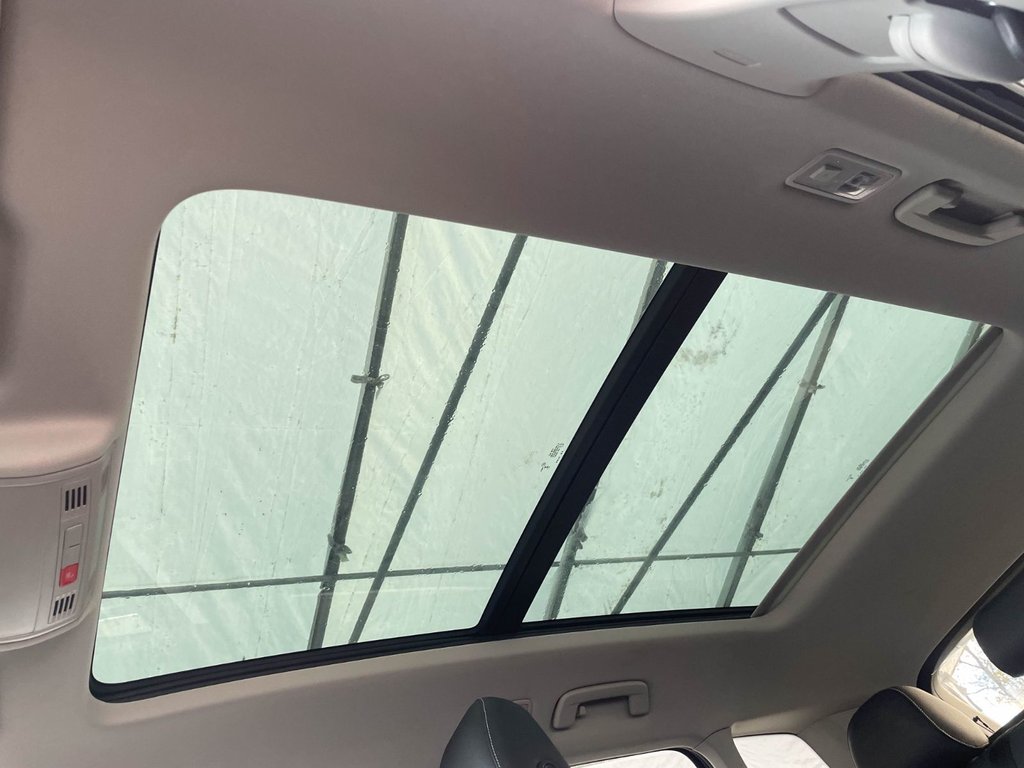 Volkswagen Taos  2024 à St-Jérôme, Québec - 3 - w1024h768px