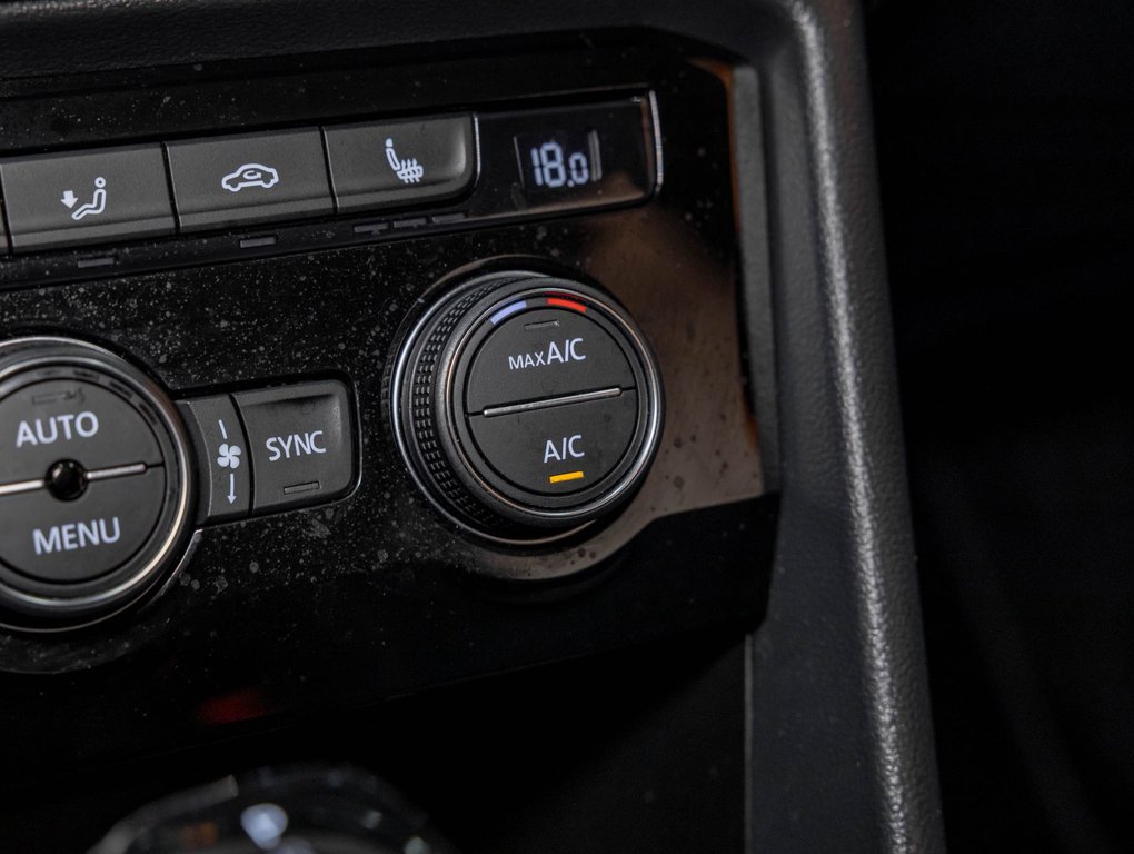 Volkswagen Taos  2024 à St-Jérôme, Québec - 22 - w1024h768px