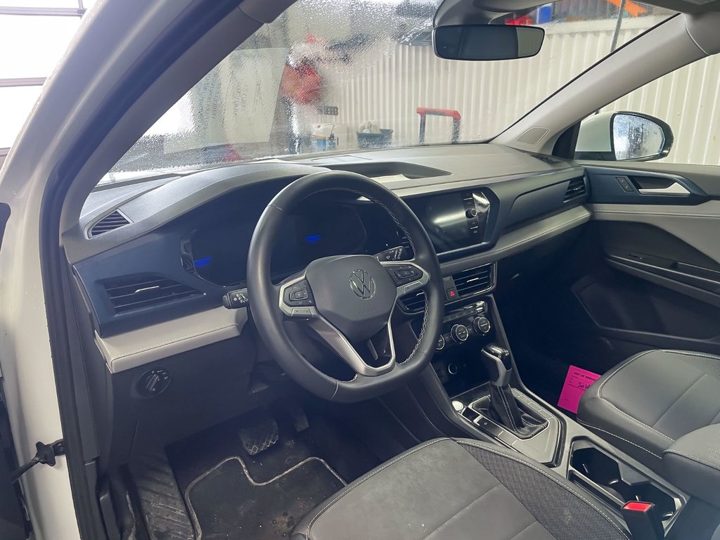 Volkswagen Taos  2024 à St-Jérôme, Québec - 4 - w1024h768px