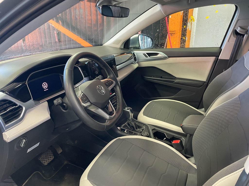Volkswagen Taos  2025 à St-Jérôme, Québec - 3 - w1024h768px