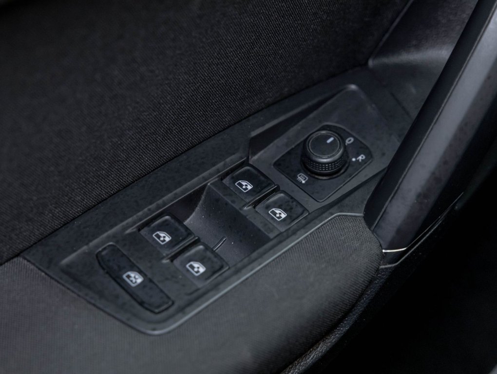 2018 Volkswagen Tiguan in St-Jérôme, Quebec - 23 - w1024h768px