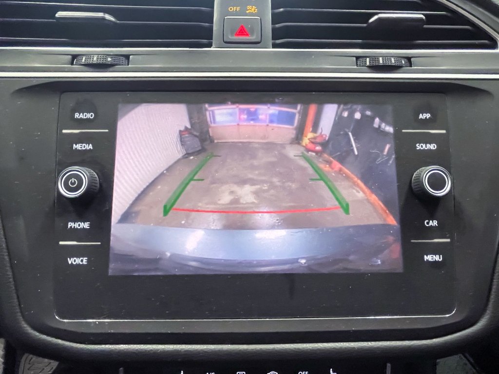 2018 Volkswagen Tiguan in St-Jérôme, Quebec - 13 - w1024h768px