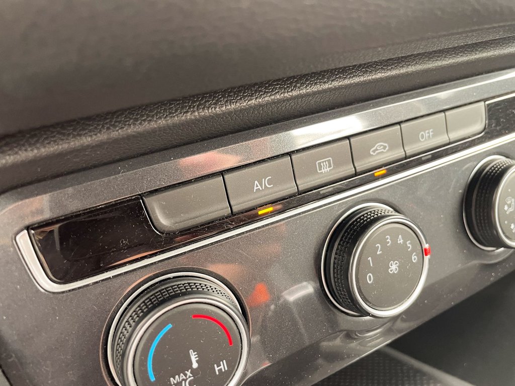 2019 Volkswagen Tiguan in St-Jérôme, Quebec - 13 - w1024h768px