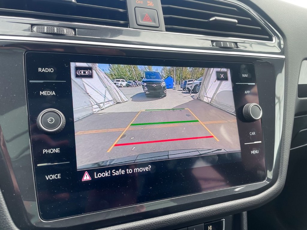 2021 Volkswagen Tiguan in St-Jérôme, Quebec - 17 - w1024h768px