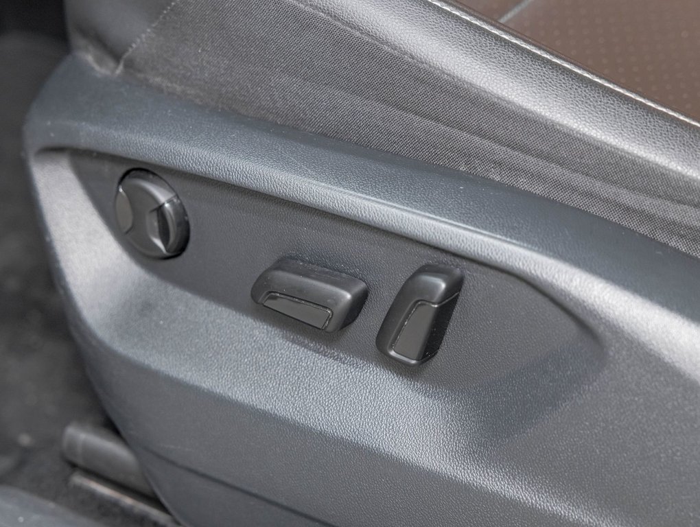 2021 Volkswagen Tiguan in St-Jérôme, Quebec - 25 - w1024h768px