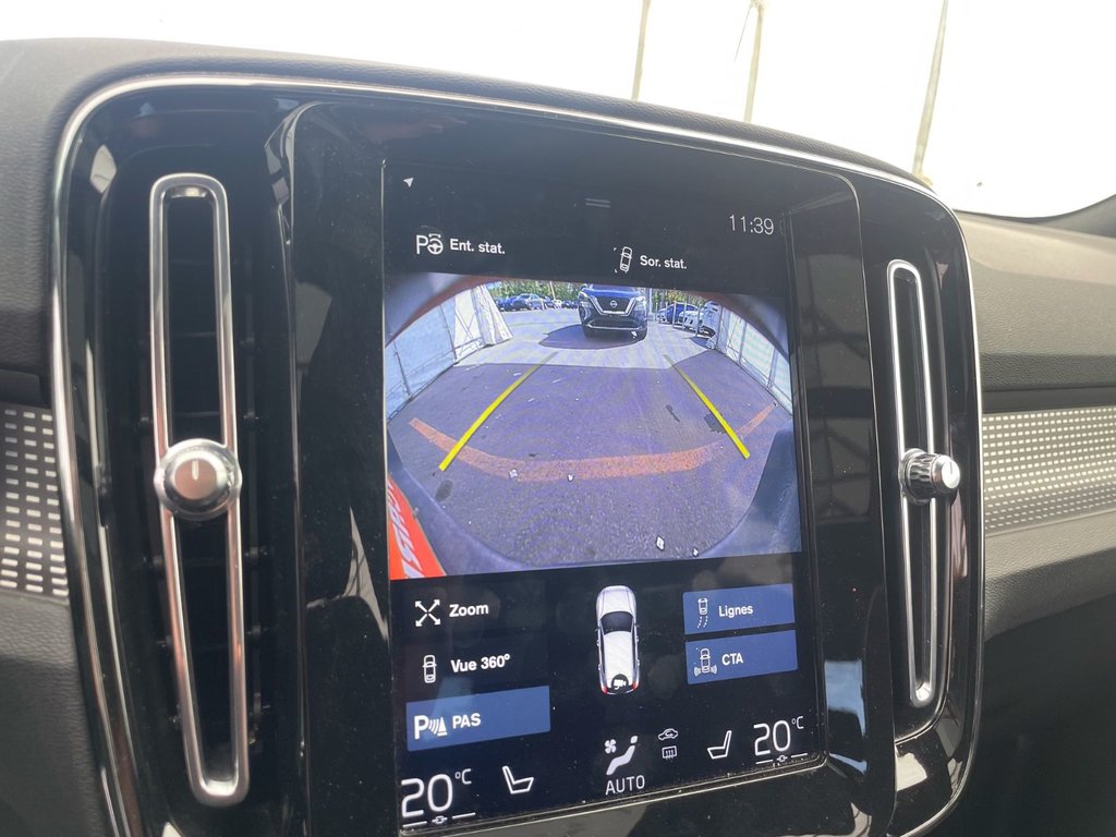 2020 Volvo XC40 in St-Jérôme, Quebec - 14 - w1024h768px
