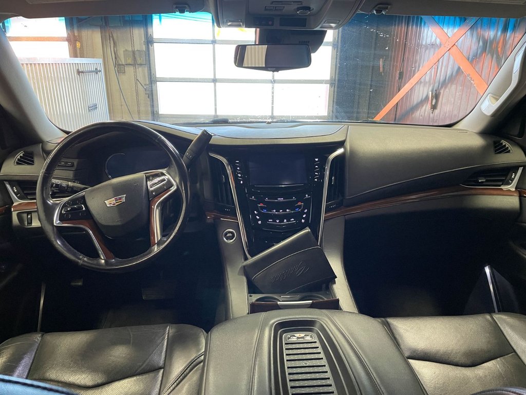 2020 Cadillac Escalade ESV in St-Jérôme, Quebec - 13 - w1024h768px