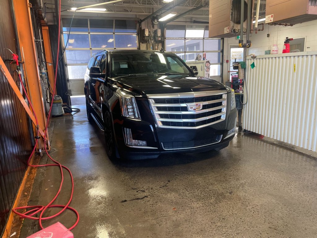 2020 Cadillac Escalade ESV in St-Jérôme, Quebec - 12 - w1024h768px