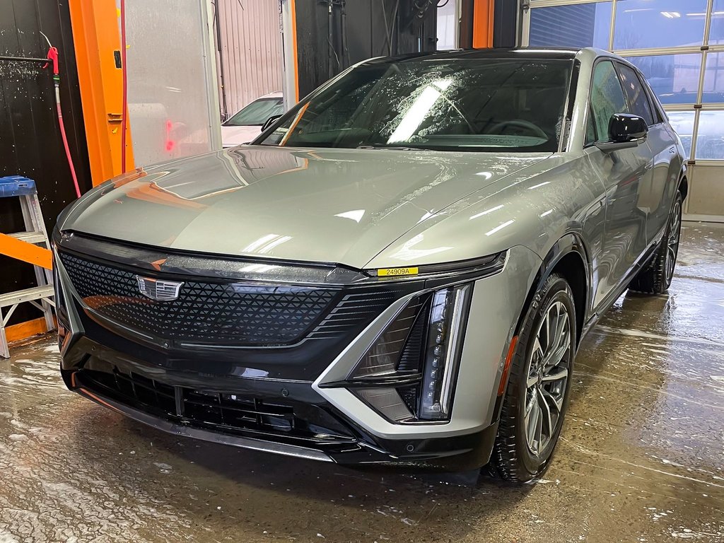 2024 Cadillac LYRIQ in St-Jérôme, Quebec - 1 - w1024h768px