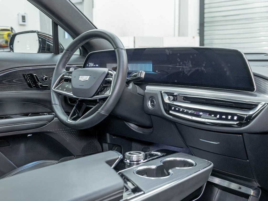 2024 Cadillac LYRIQ in St-Jérôme, Quebec - 27 - w1024h768px