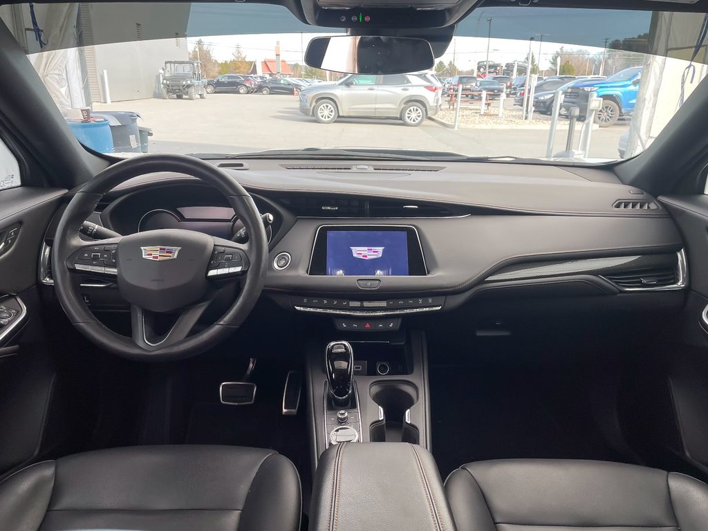 2023 Cadillac XT4 in St-Jérôme, Quebec - 12 - w1024h768px