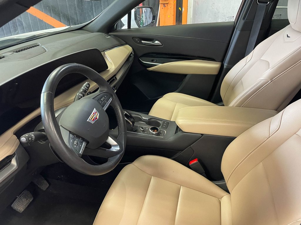 Cadillac XT4  2024 à St-Jérôme, Québec - 3 - w1024h768px