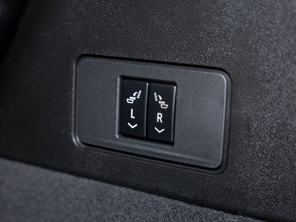 2023 Cadillac XT6 in St-Jérôme, Quebec - 36 - w1024h768px