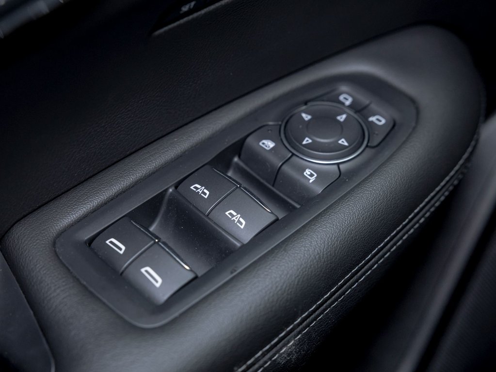 2023 Cadillac XT6 in St-Jérôme, Quebec - 28 - w1024h768px