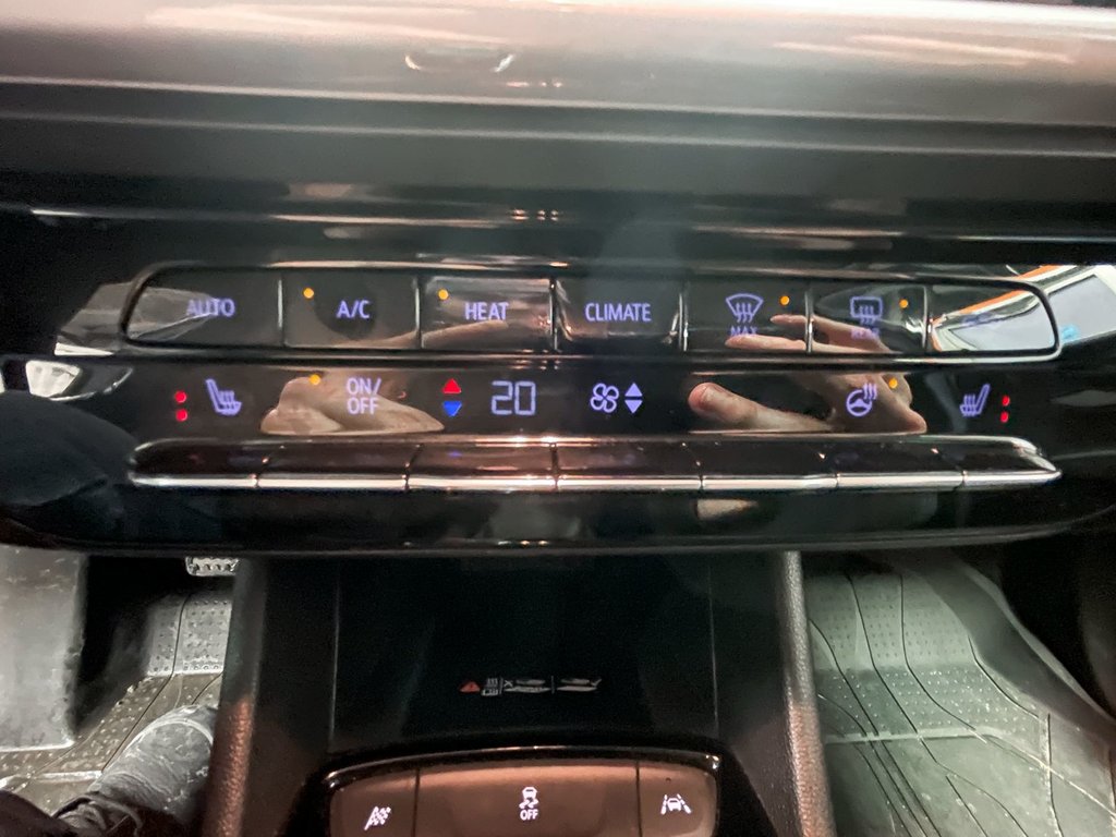 2022 Chevrolet Bolt EUV in St-Jérôme, Quebec - 12 - w1024h768px