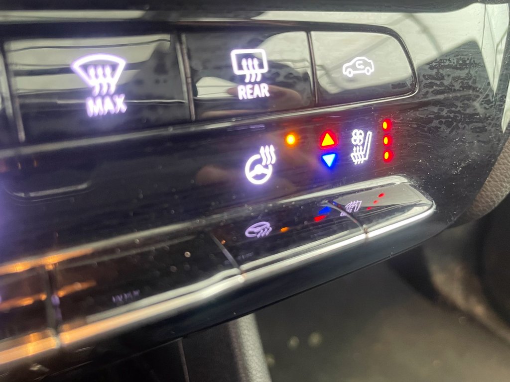 Chevrolet BOLT EUV  2023 à St-Jérôme, Québec - 14 - w1024h768px