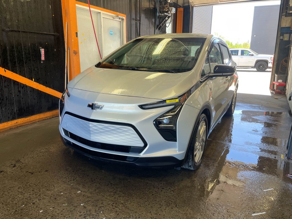 2022 Chevrolet Bolt EV in St-Jérôme, Quebec - 1 - w1024h768px